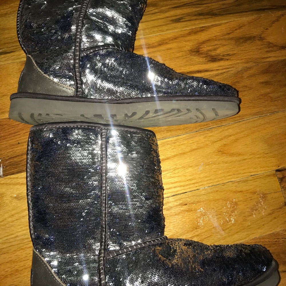 Sparkly uggs - Picture 3 of 3